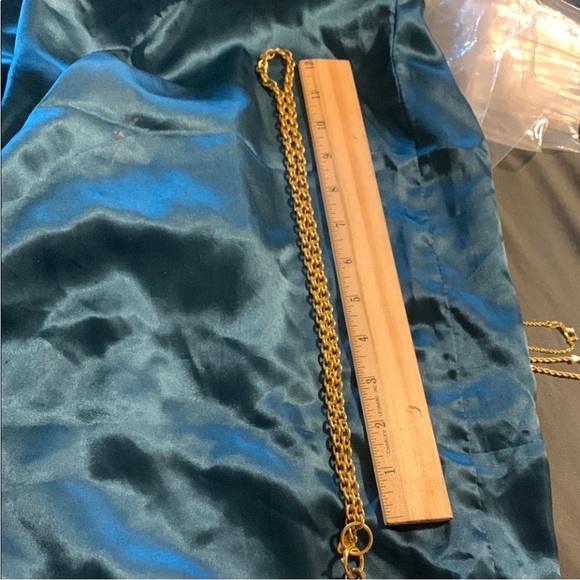 CHANEL Gold Necklace - Picture 5 of 9